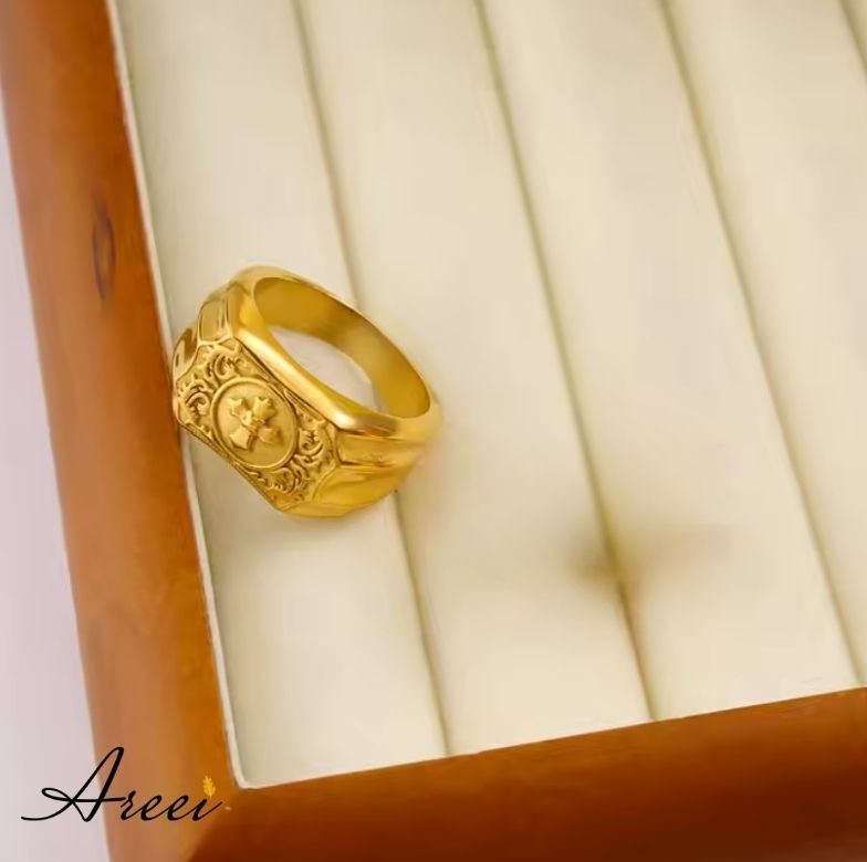 Vintage Gold Cross Ring