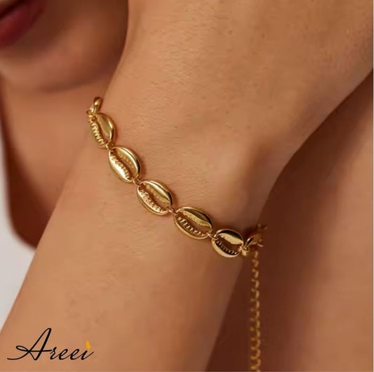 Hollow Shell Beach Bracelet